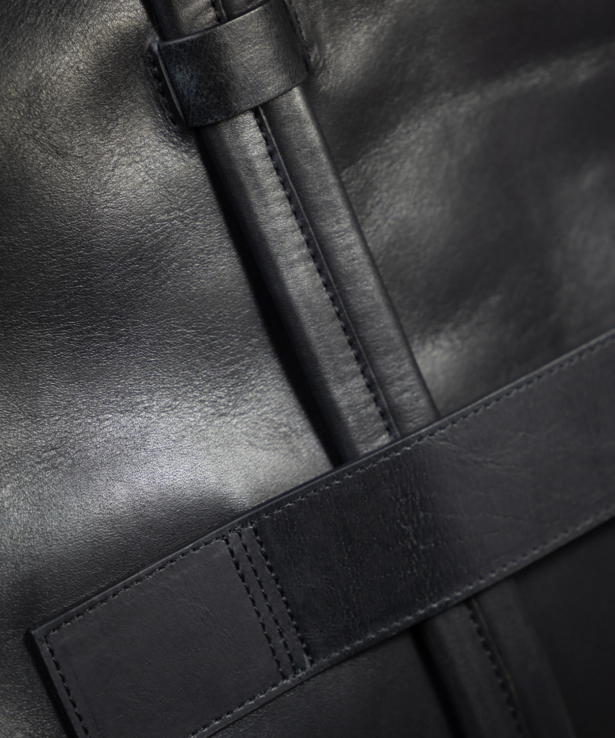Analyst Weekender | Black