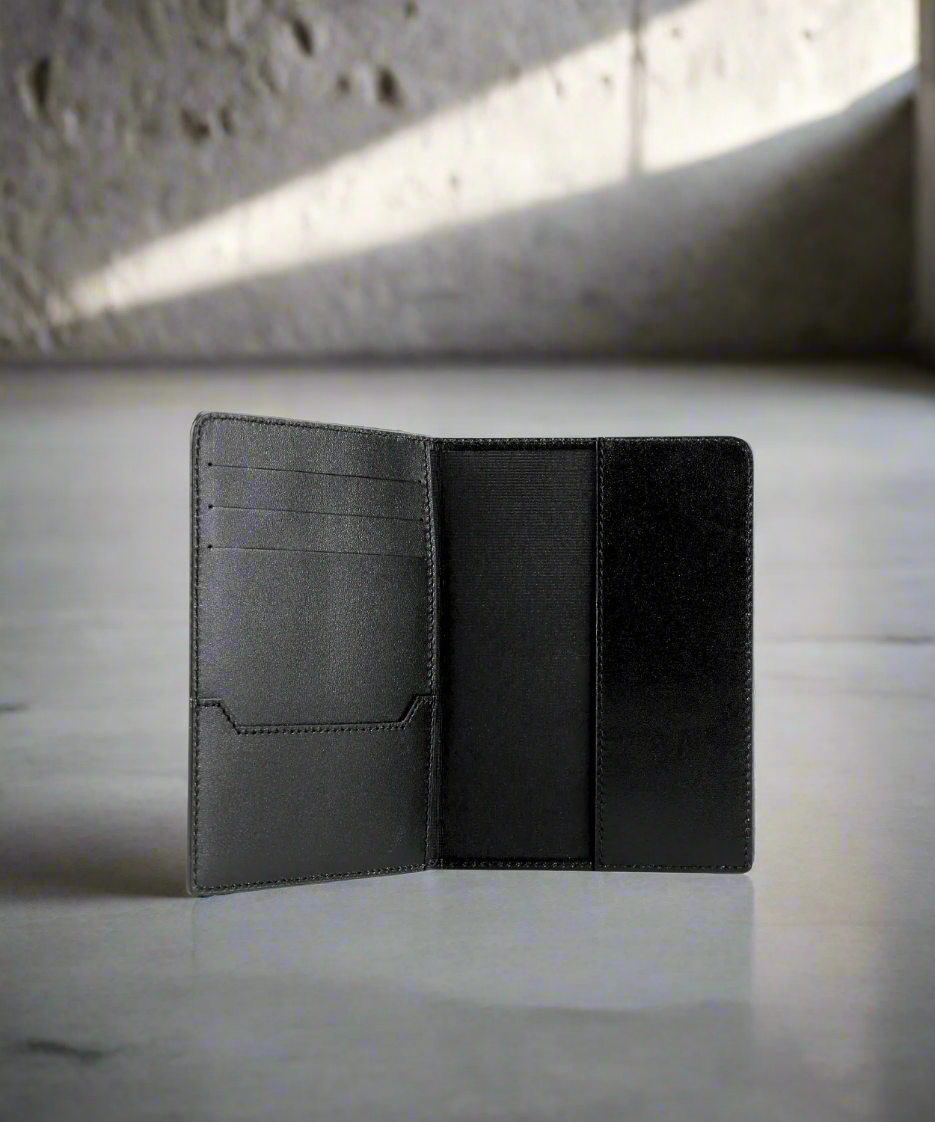 Analyst Passport Holder 221 | Black