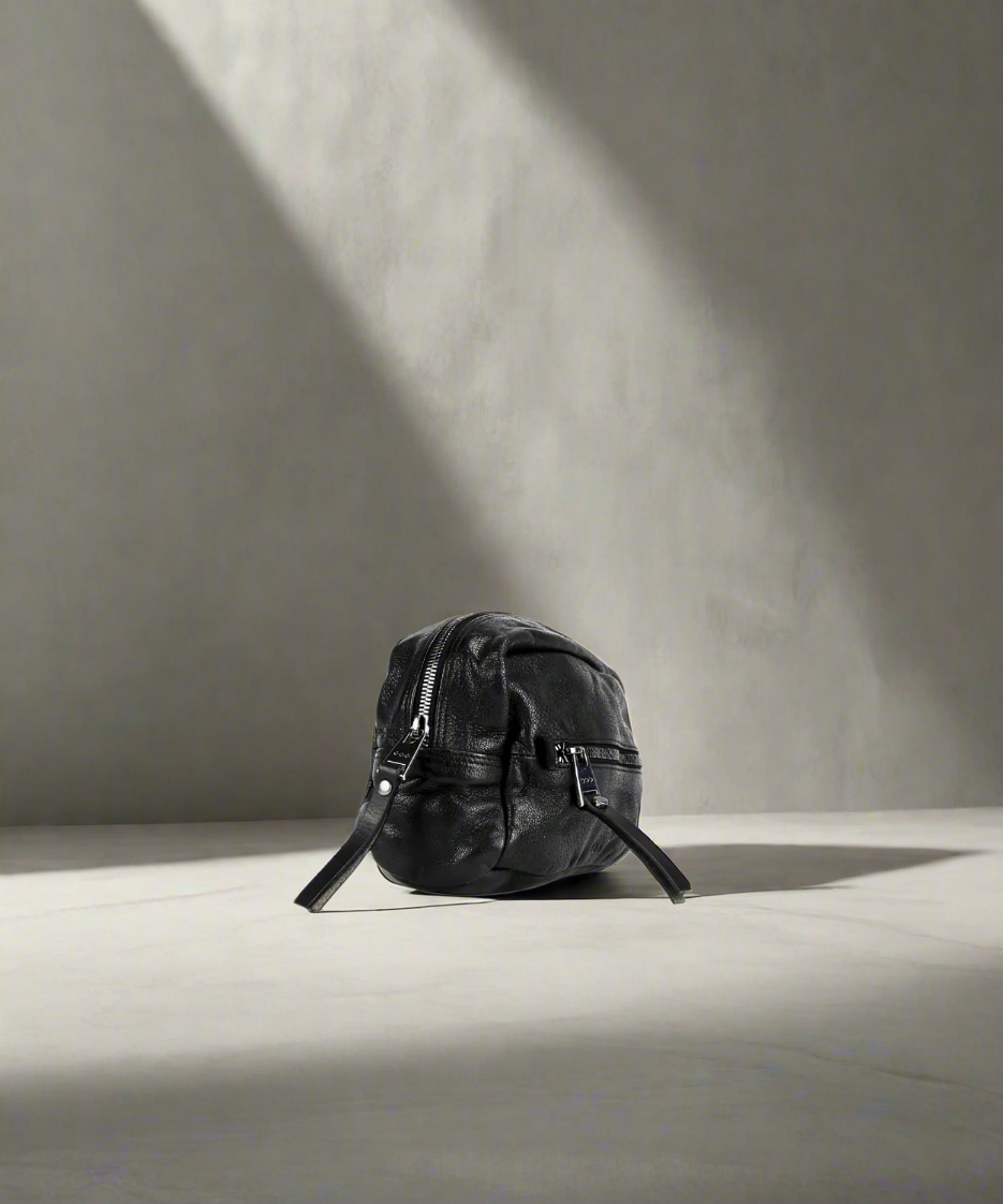 Combat Washbag 221 | Black