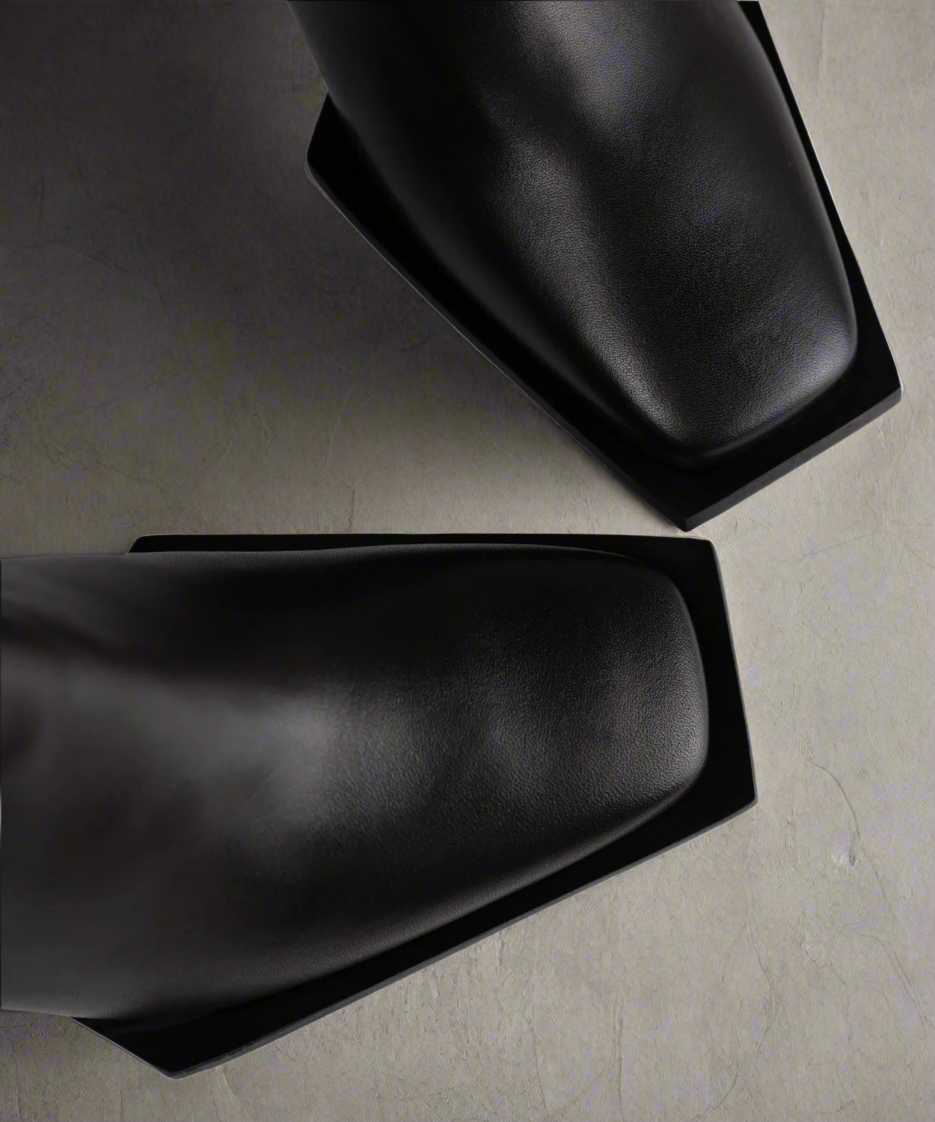 Luna Chelsea Boot | Black