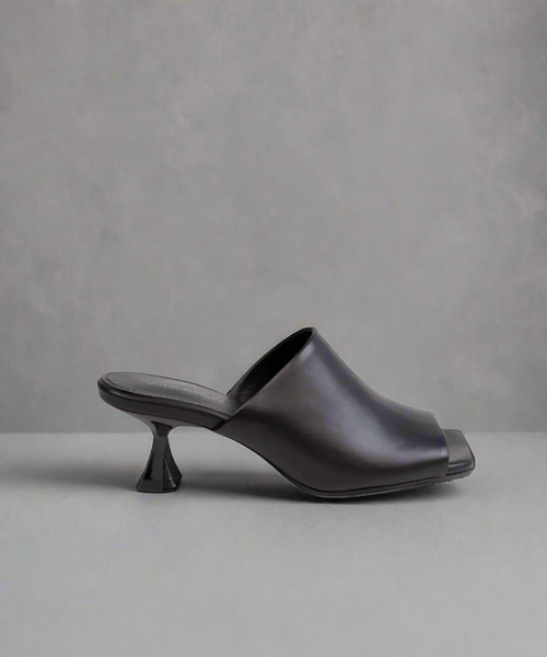 サンダル・ミュール Armarium Square Toe Leather Mules Square Toe Mule Tan - Sample Size 37 – BellsandBecks.com