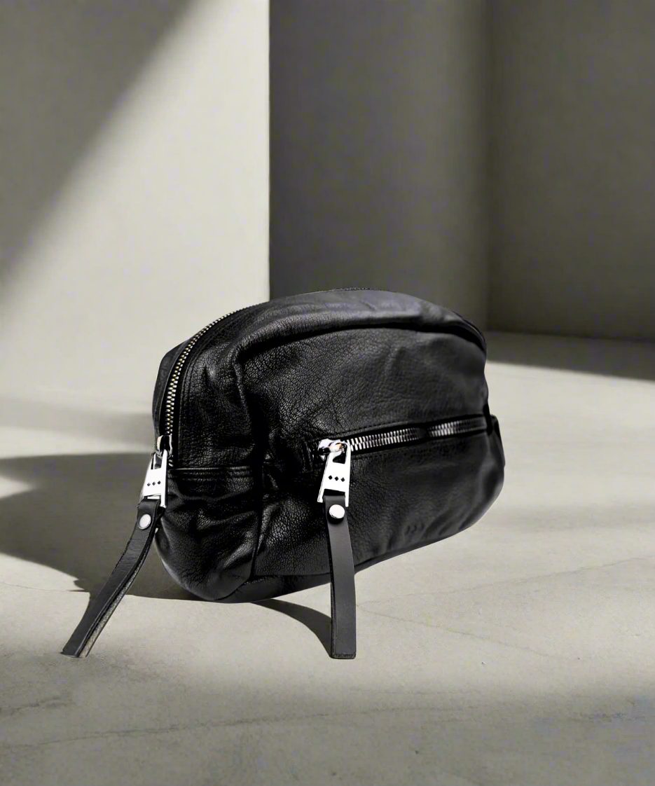 Combat Washbag 221 | Black