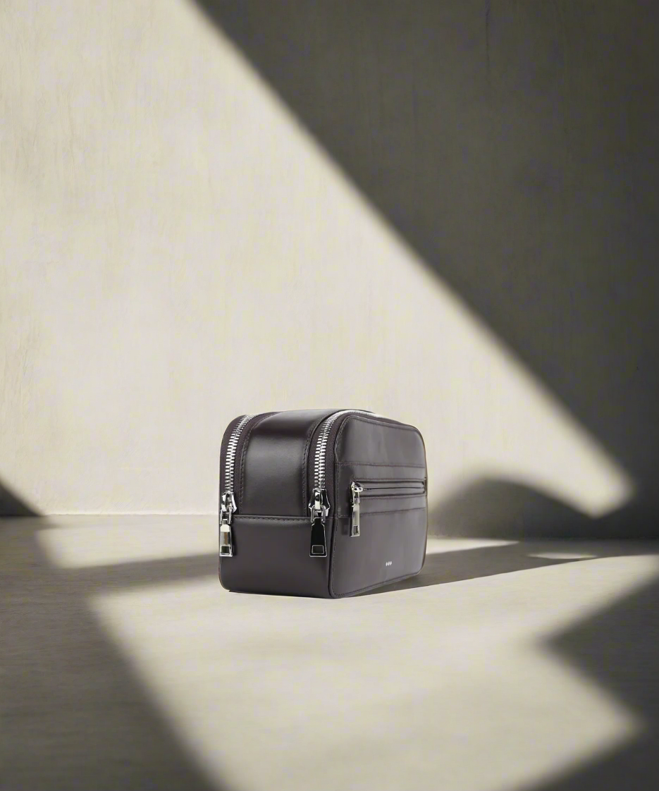 Analyst Travel Washbag 221 | Brown