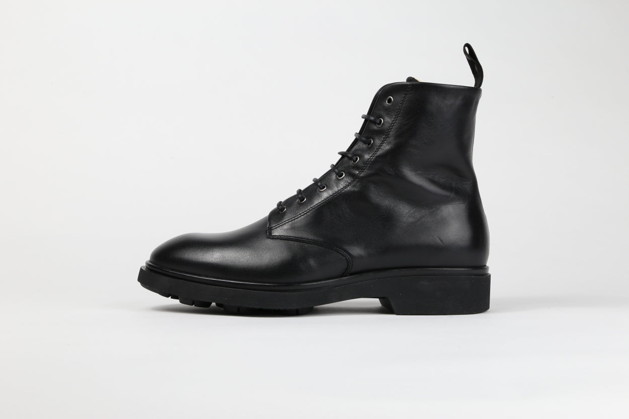 Defender Lace Up Boot 215 | Black