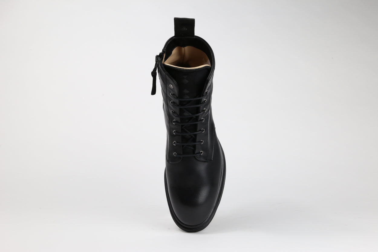 Defender Lace Up Boot 215 | Black