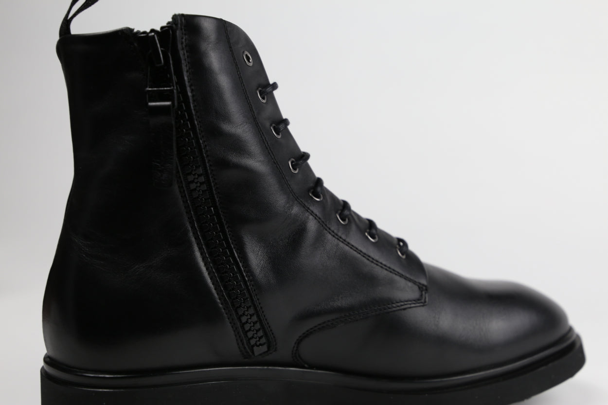 Defender Lace Up Boot 215 | Black