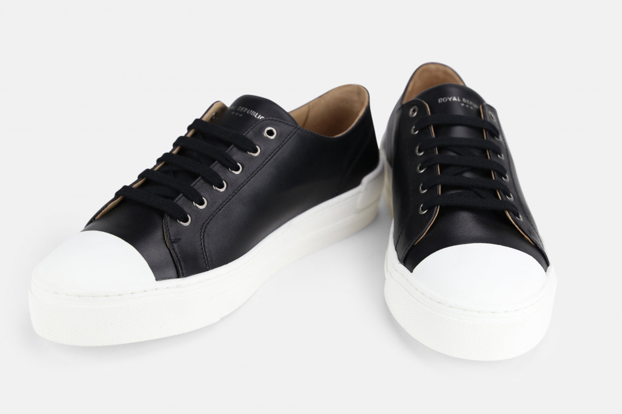 Court Derby Shoe 221 | Black