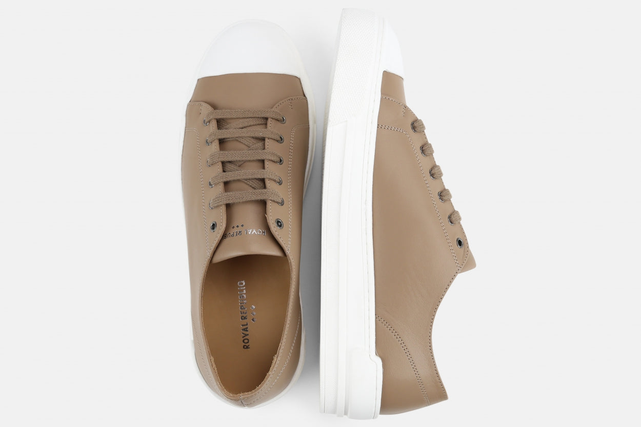 Court Derby Shoe 221 | Taupe