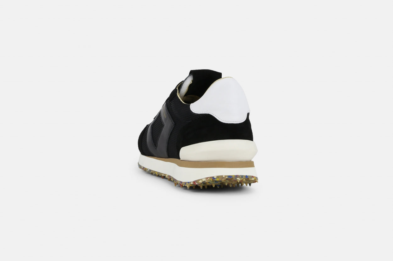 Vault Nylon Retro Runner 221 | Black