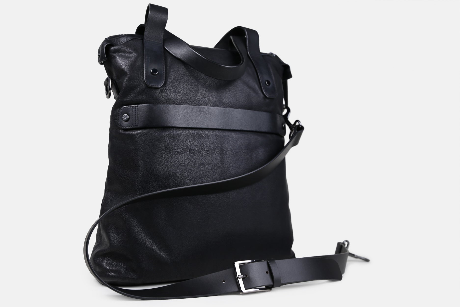 Collision Tote 215 | Black