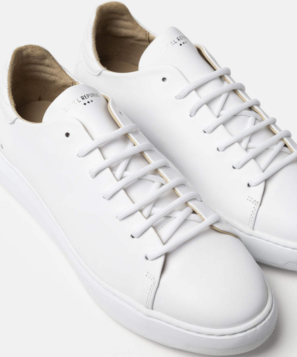 Cosmos Derby Shoe | White