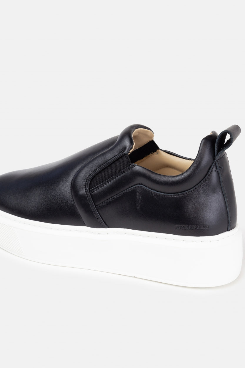 Dare Buffer Slip On | Black