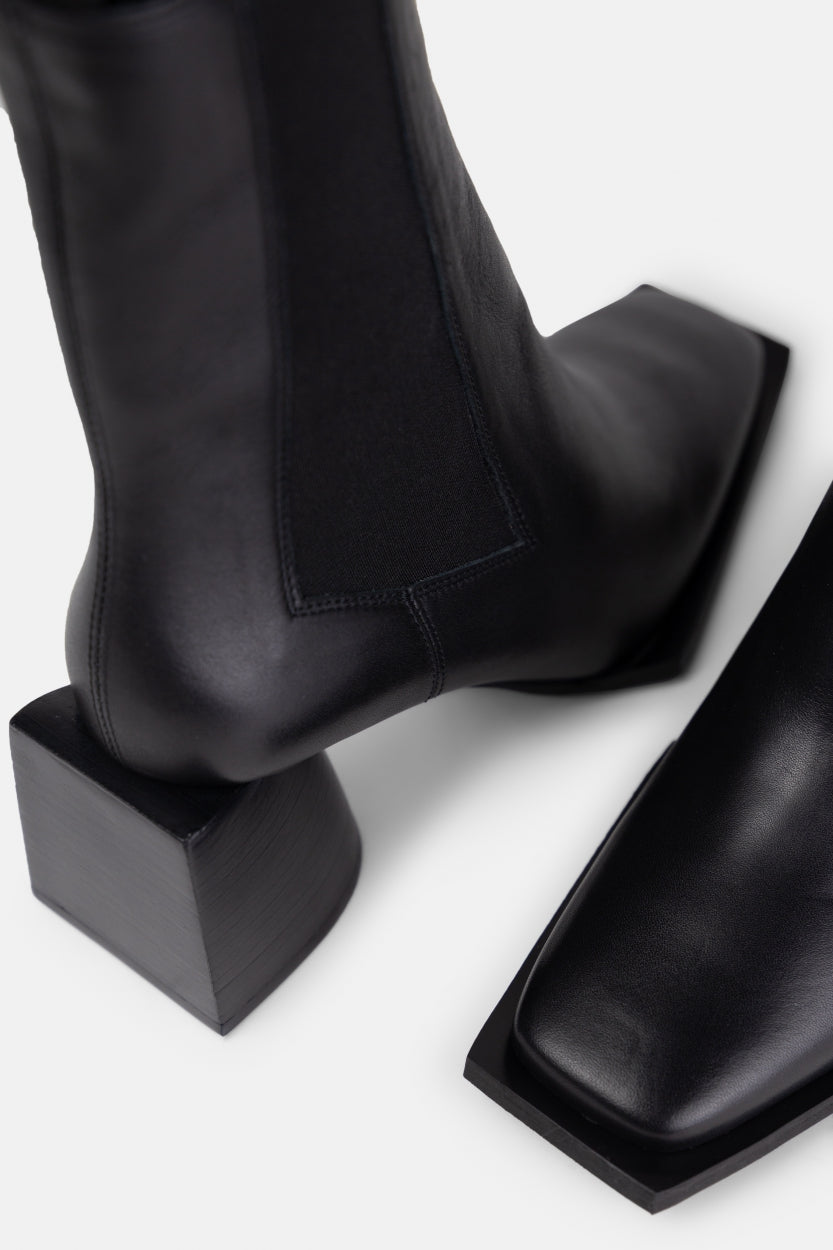 Luna Chelsea Boot | Black