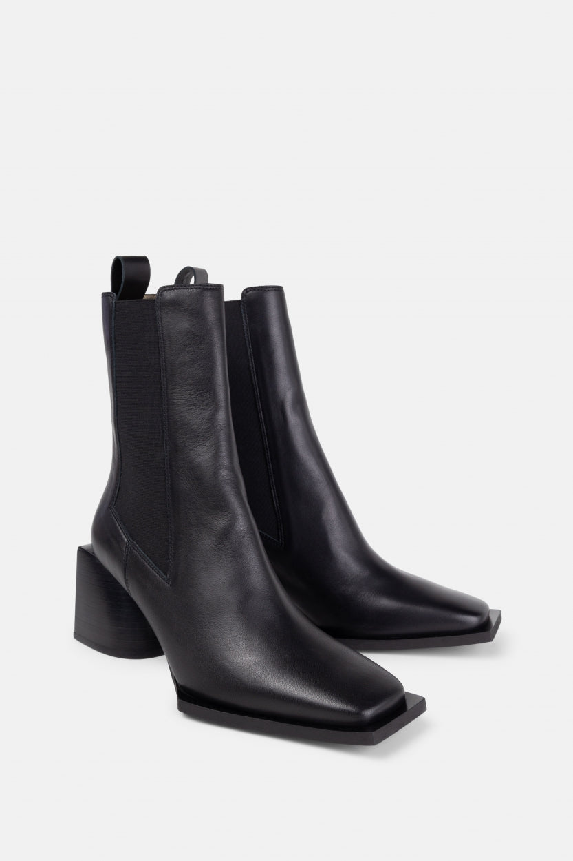 Luna Chelsea Boot | Black