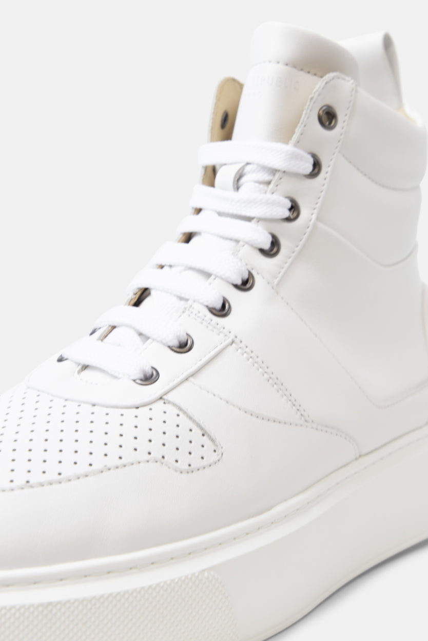 Dare Buffer High Top - Women | White