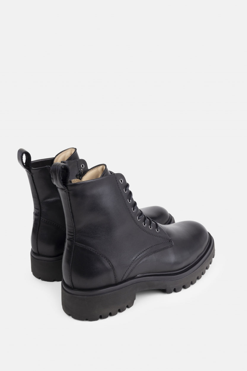 Domino Lace Up Boot | Black