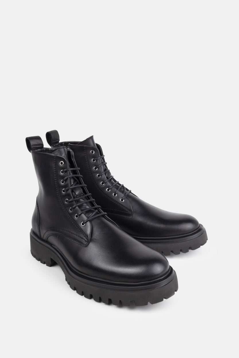 Domino Lace Up Boot | Black