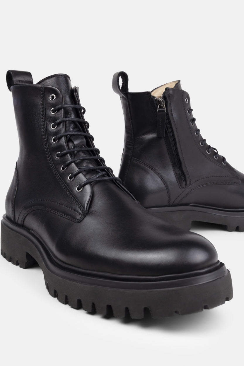 Domino Lace Up Boot | Black