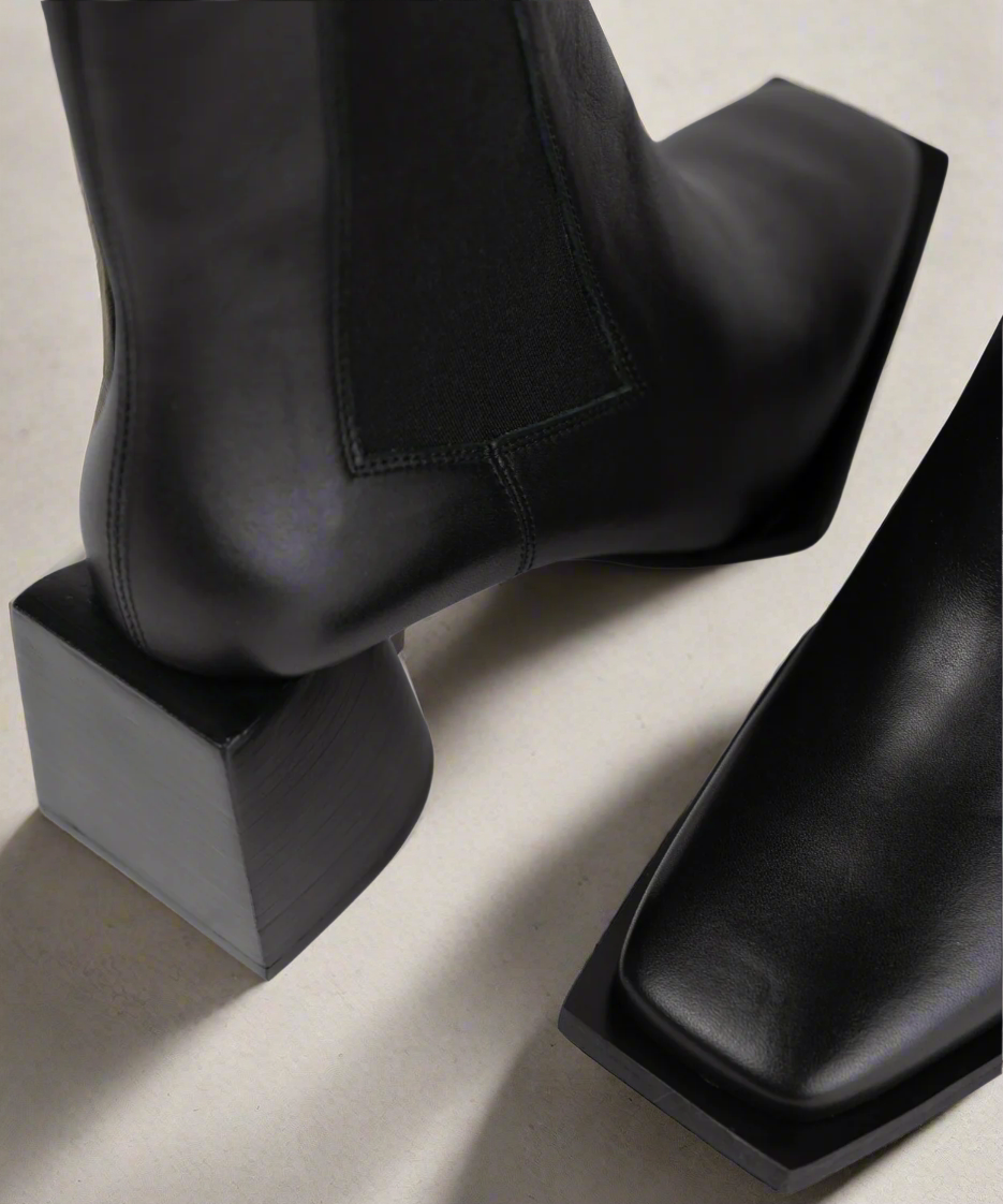 Luna Chelsea Boot | Black