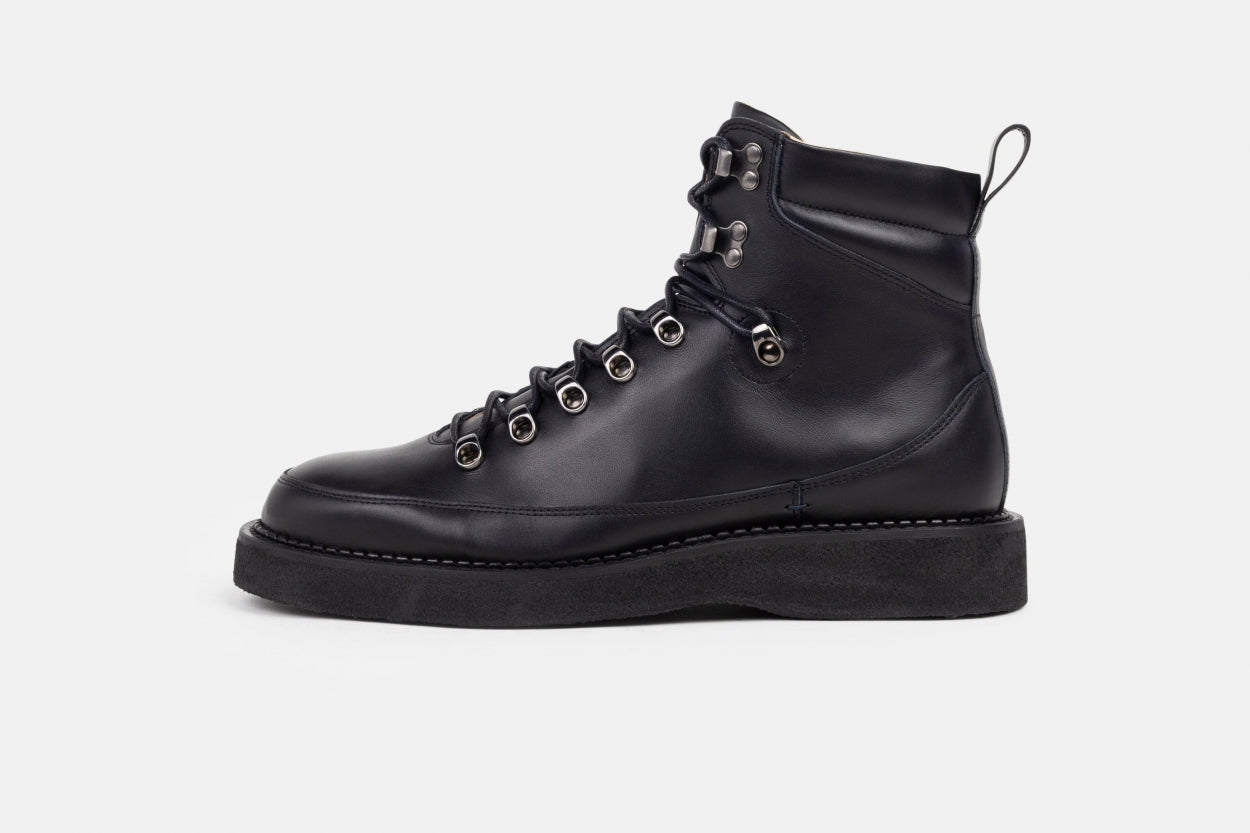 Tediq Crepe Hiker Boot | Black